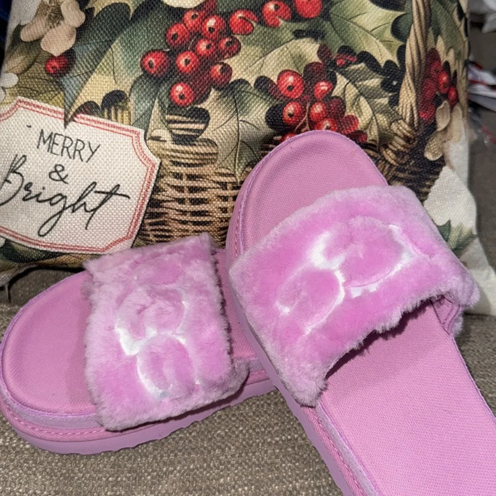 UGG Women's Laton Fur Slide Sandal with box - Picture 1 of 10